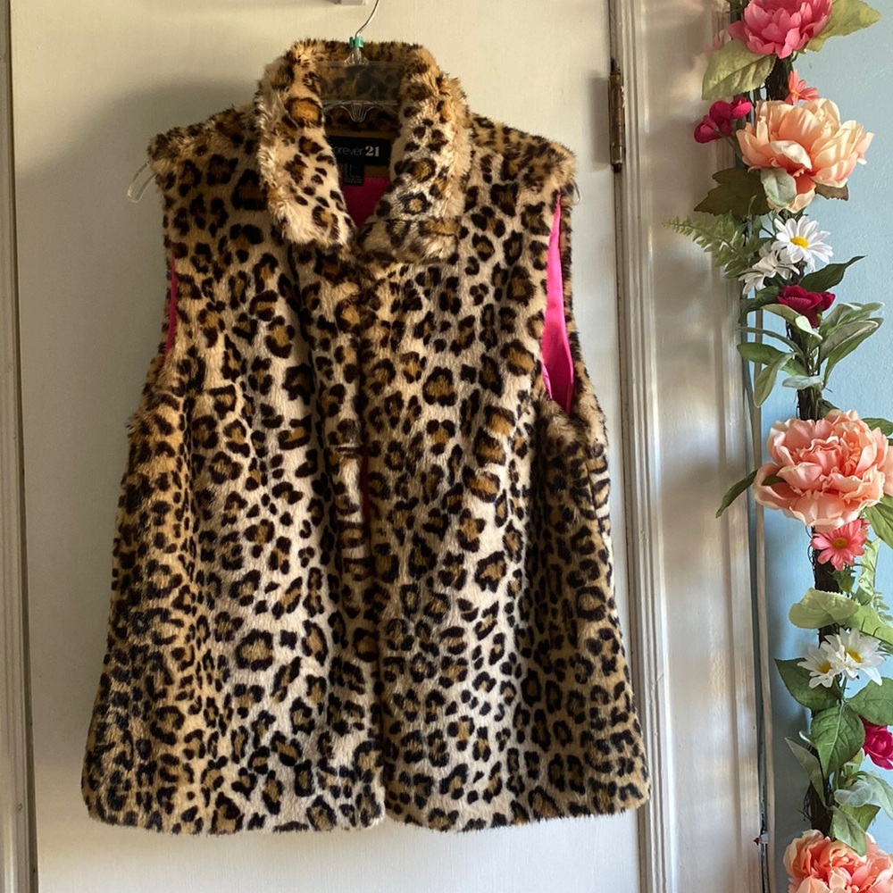 Cute Leopard Vest!